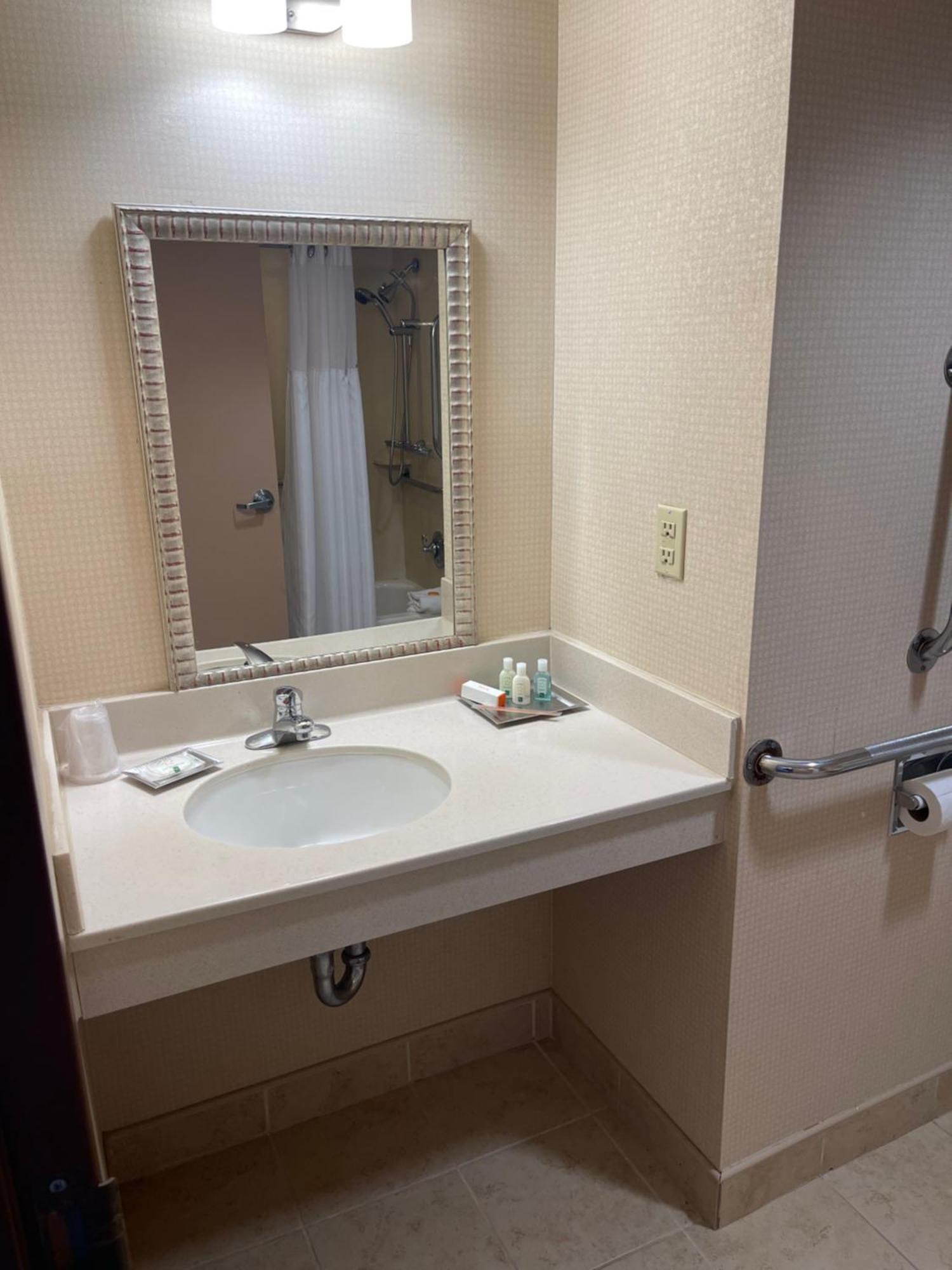 Quality Hotel Есингтън Екстериор снимка